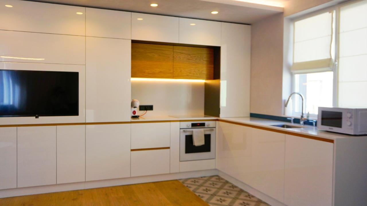 Апартамент Жасмин С Частен Гараж - Jasmin Apartment With Private Garage 바르나 외부 사진