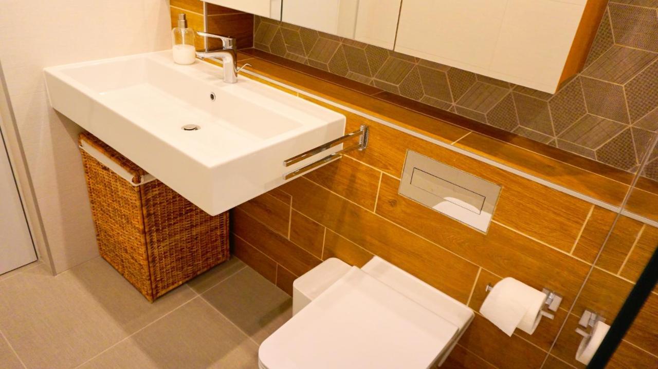 Апартамент Жасмин С Частен Гараж - Jasmin Apartment With Private Garage 바르나 외부 사진